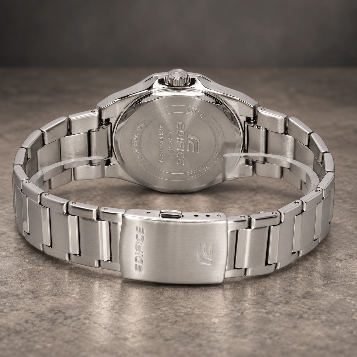 Casio EFR-S108D-3A case and band detail