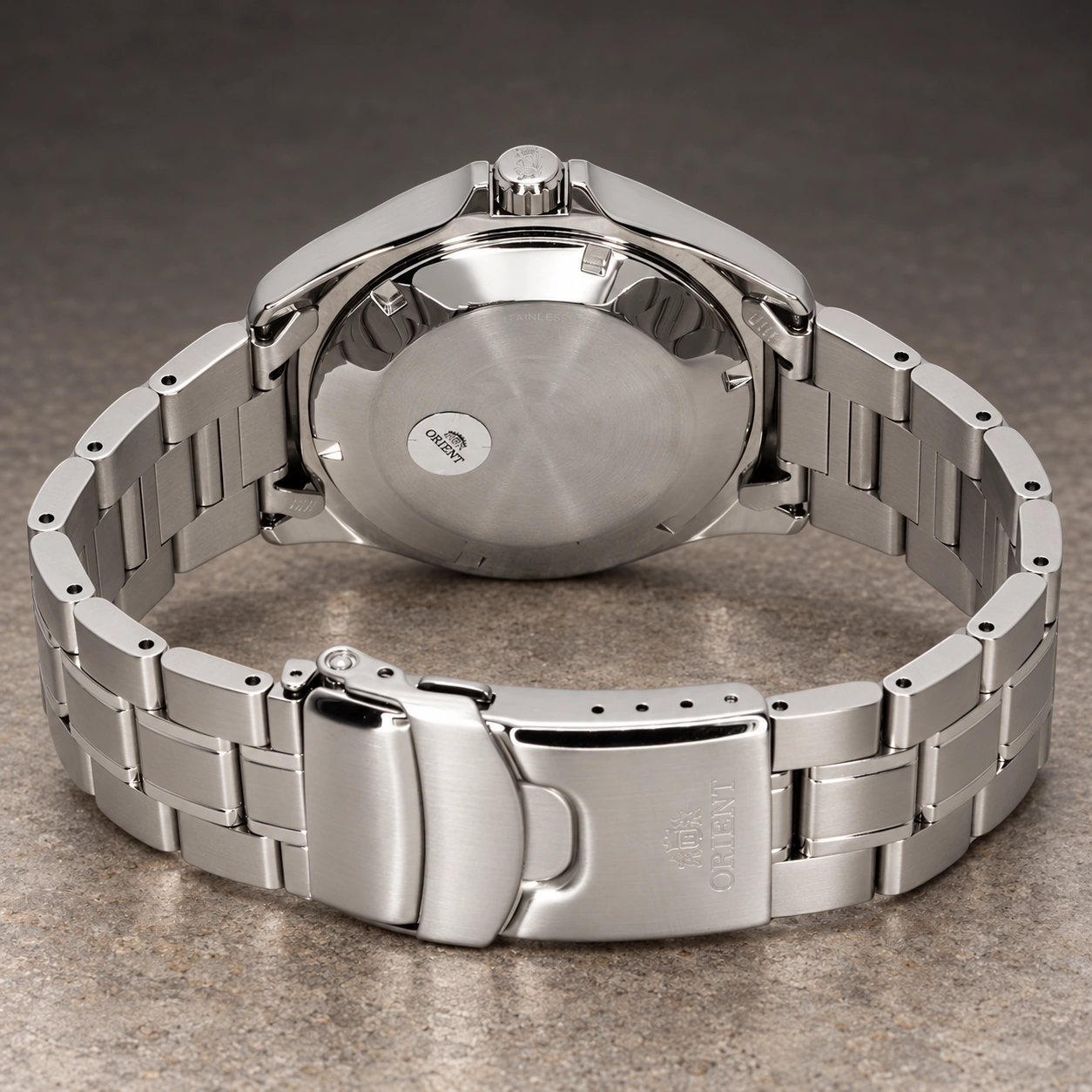 Orient FAA02004B9 case and band detail