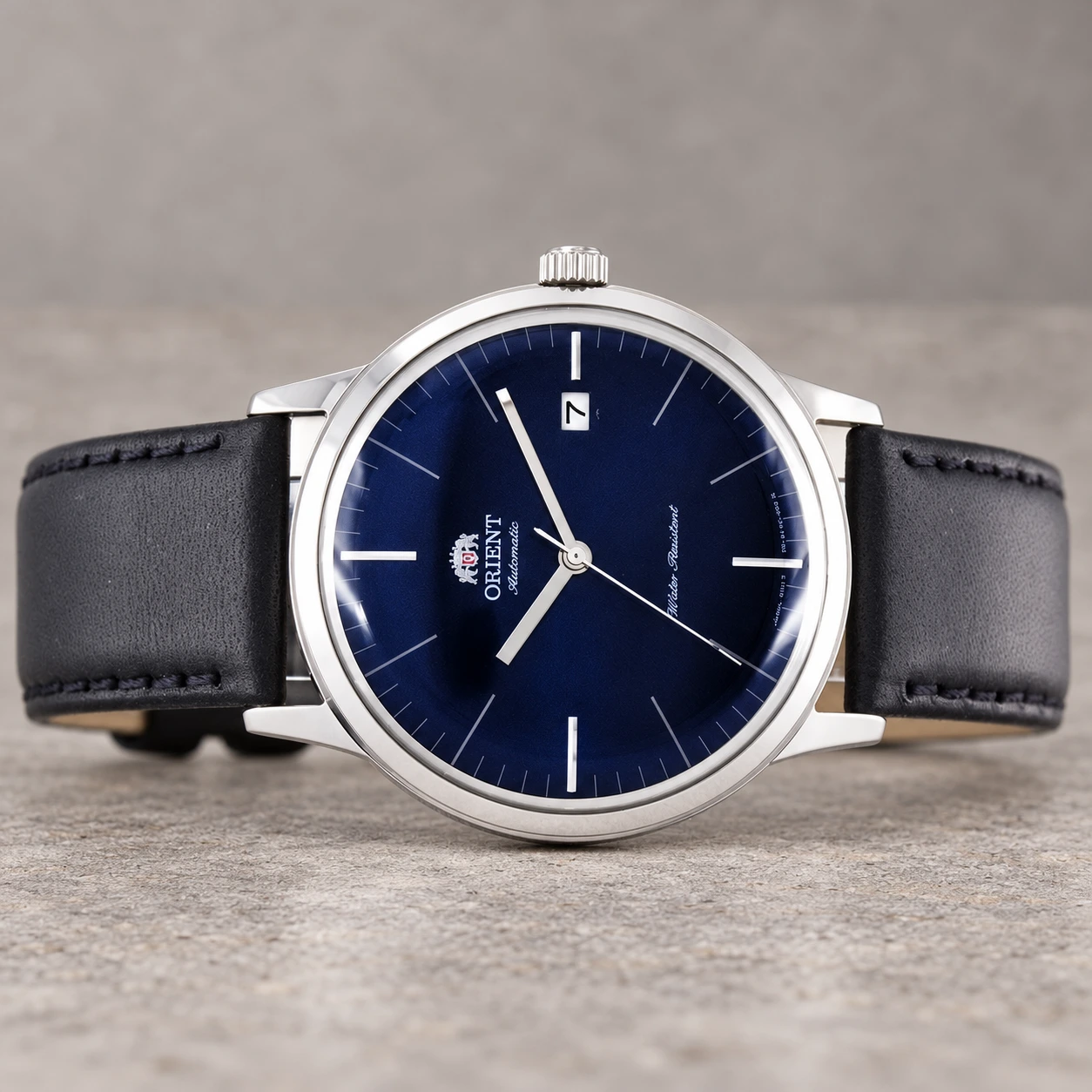 Orient FAC0000DD0 dial, hands and calendar detail