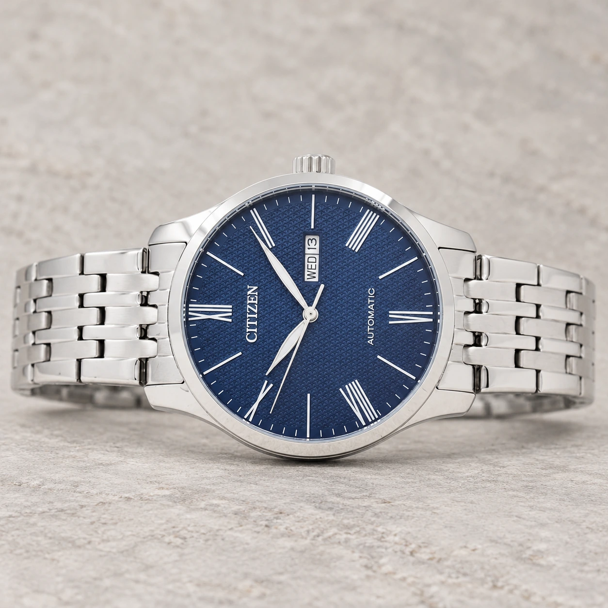Citizen NH8350-59L dial, hands and calendar detail