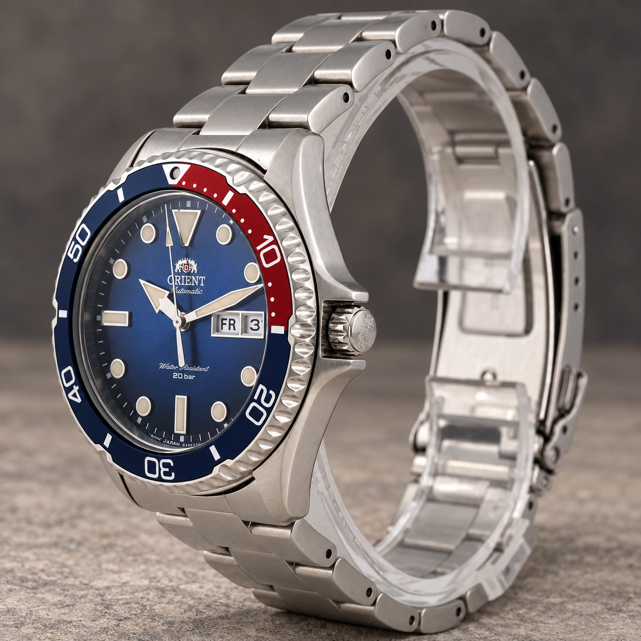 Orient RA-AA0812L19B angled dial and case detail
