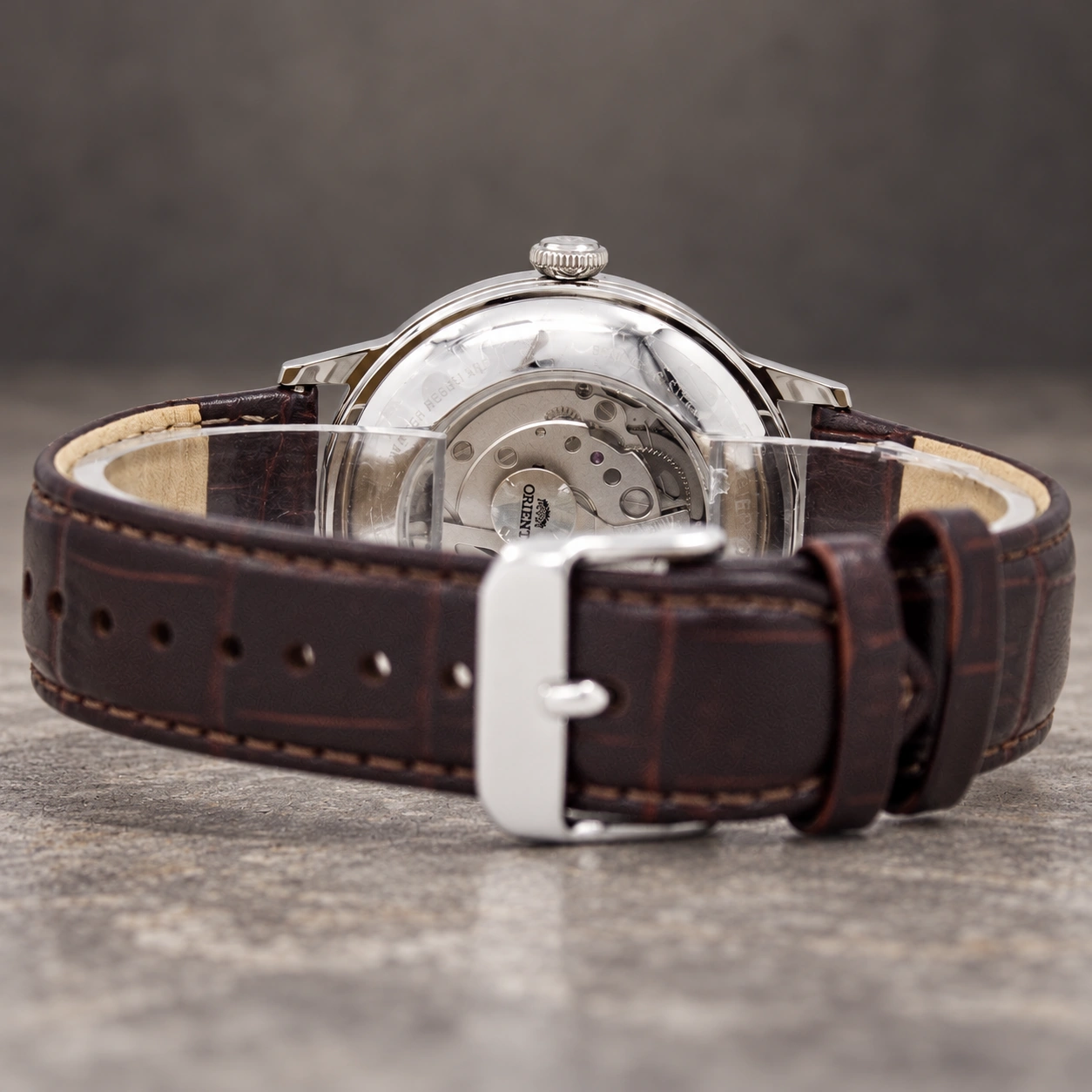 Orient RA-AP0003S10B case and band detail