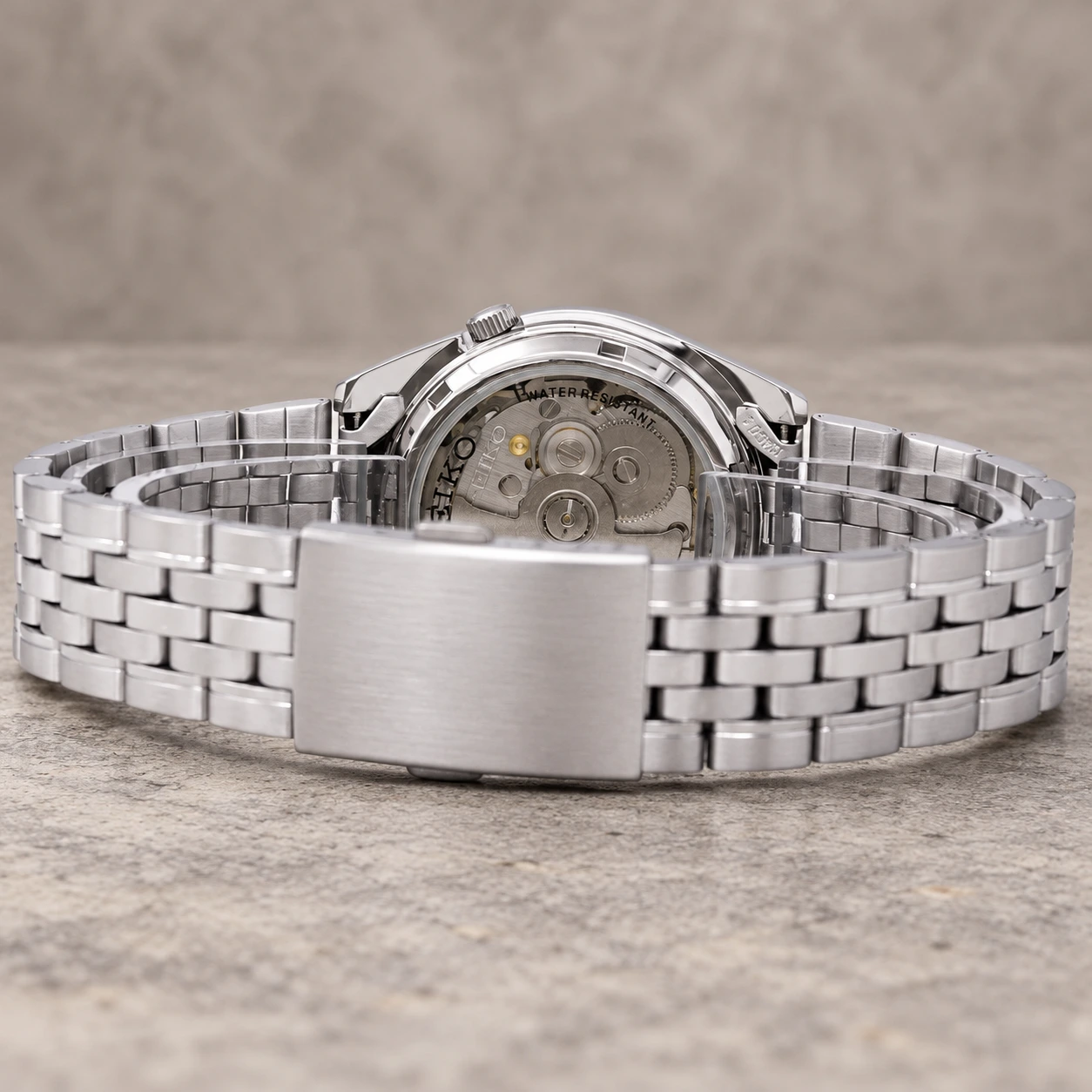 Seiko SNK375K1 case and band details