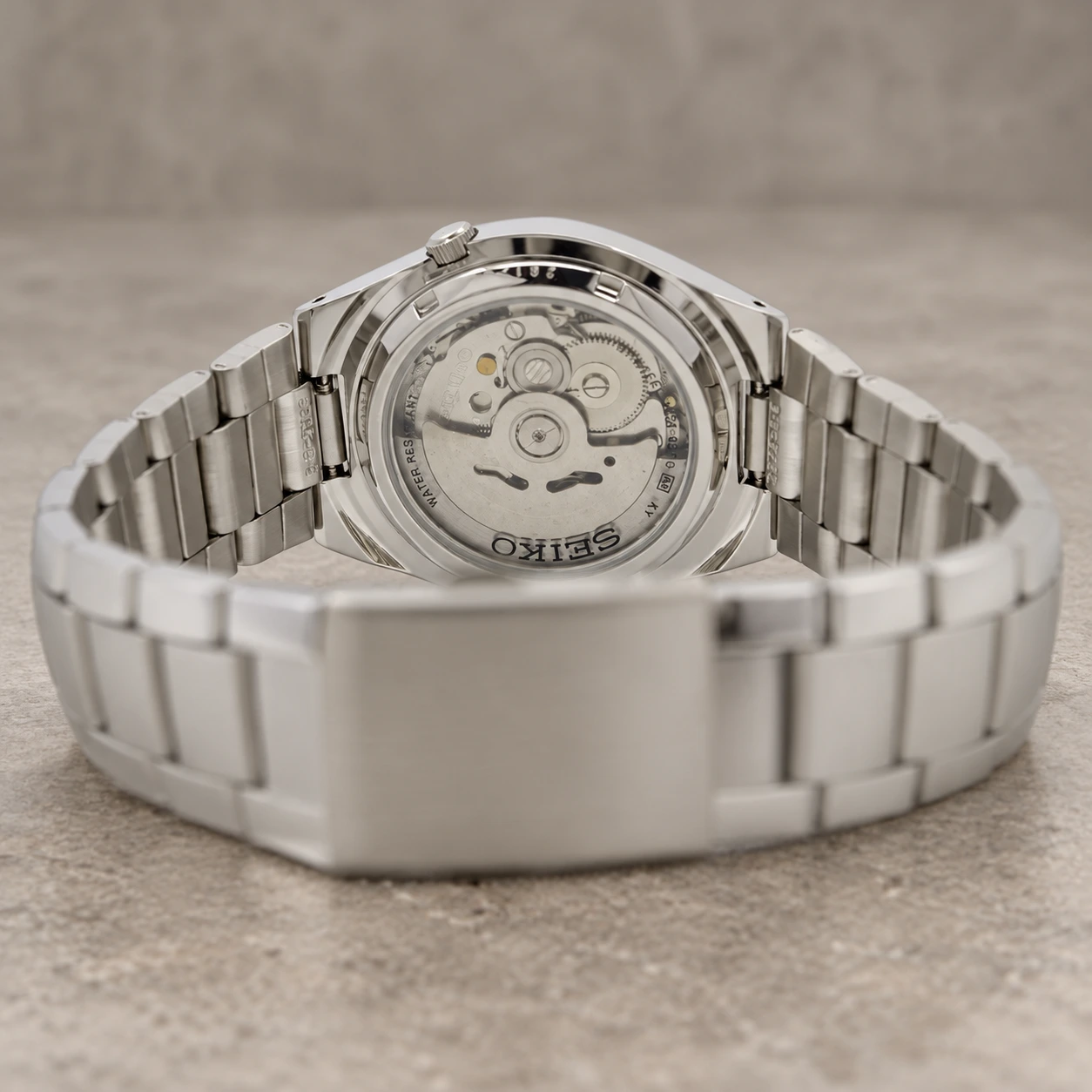 Seiko SNK623K1 case and band details