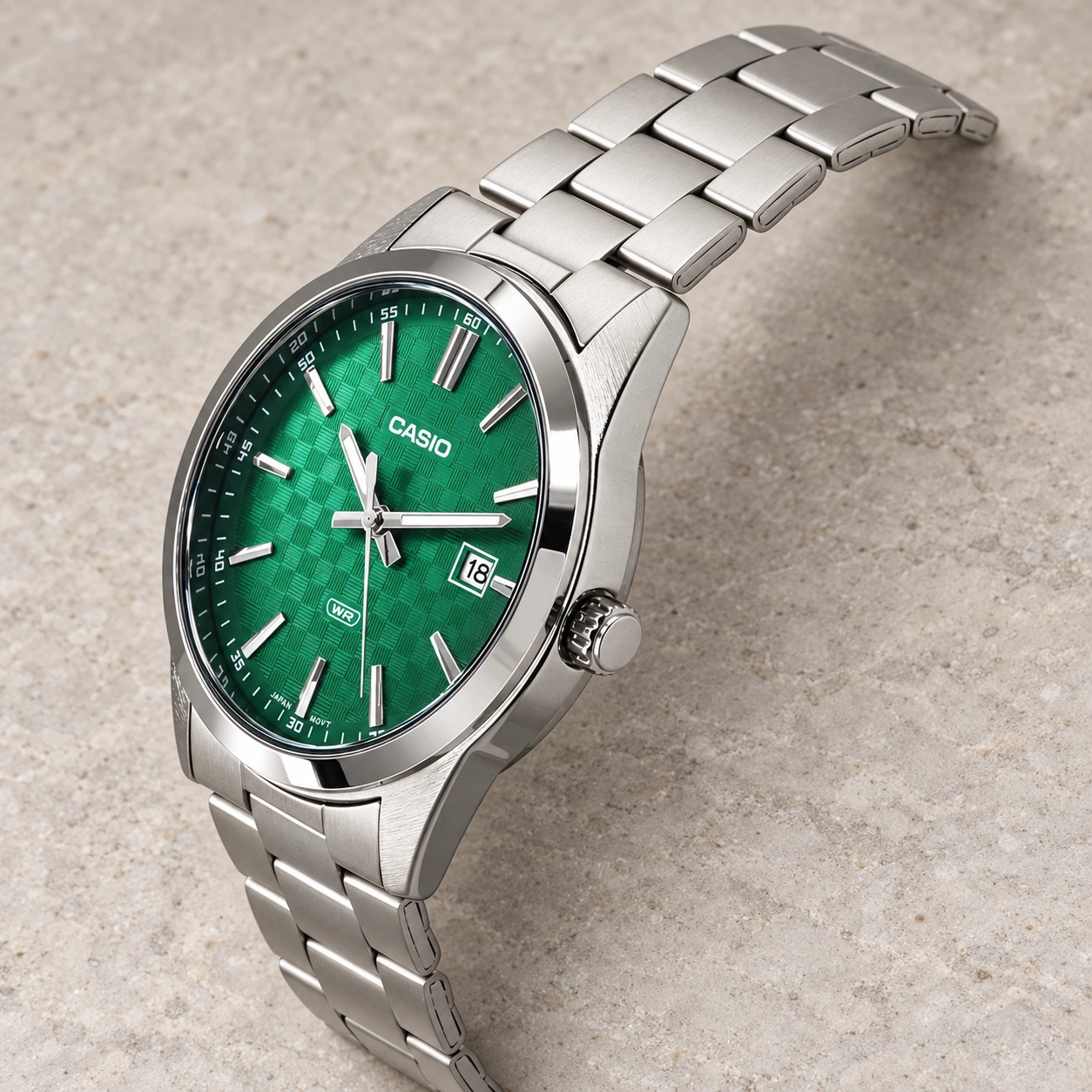 Casio MTP-VD03D-3A1 dial, hands and calendar detail