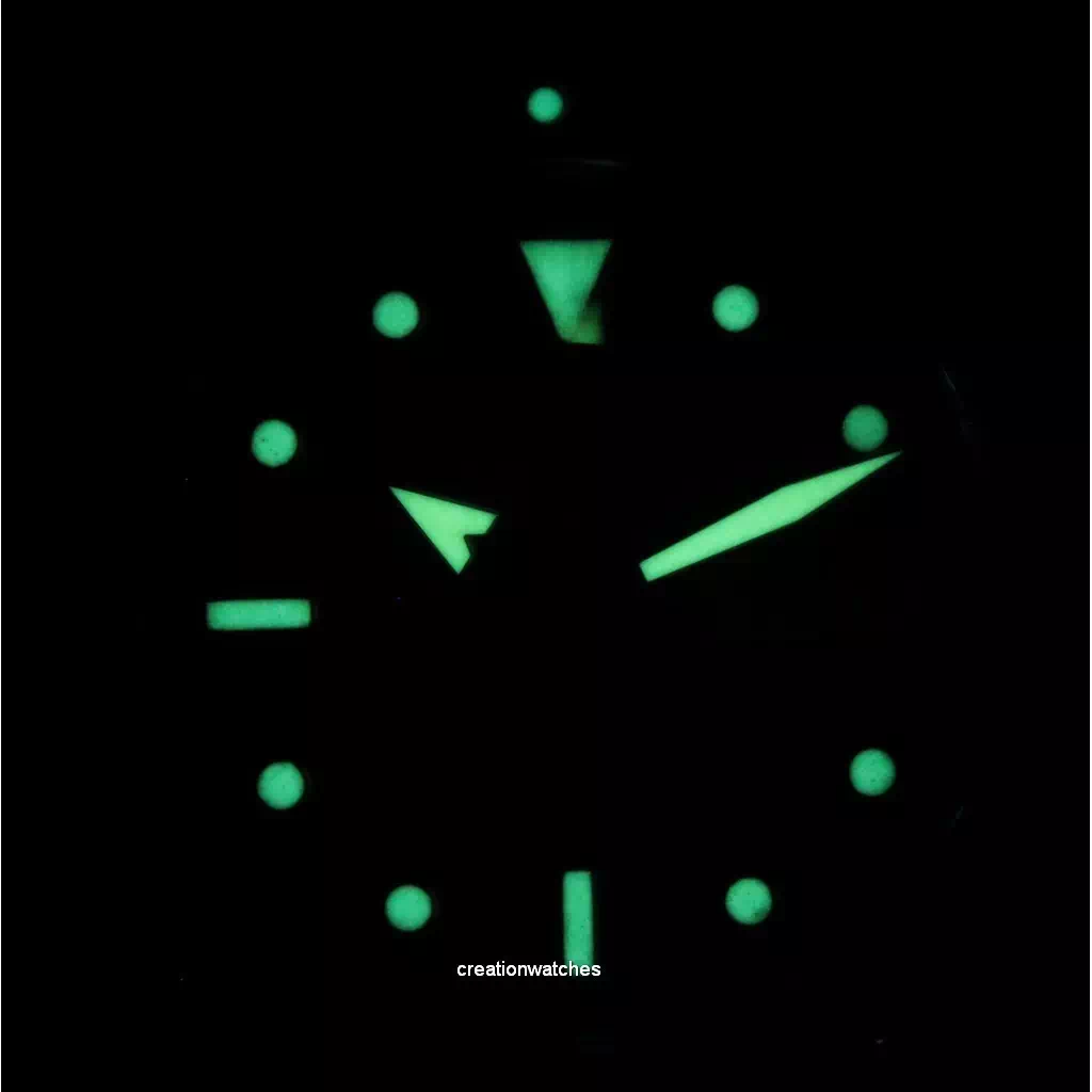Orient RA-AA0810N19B luminous hands and markers in low light